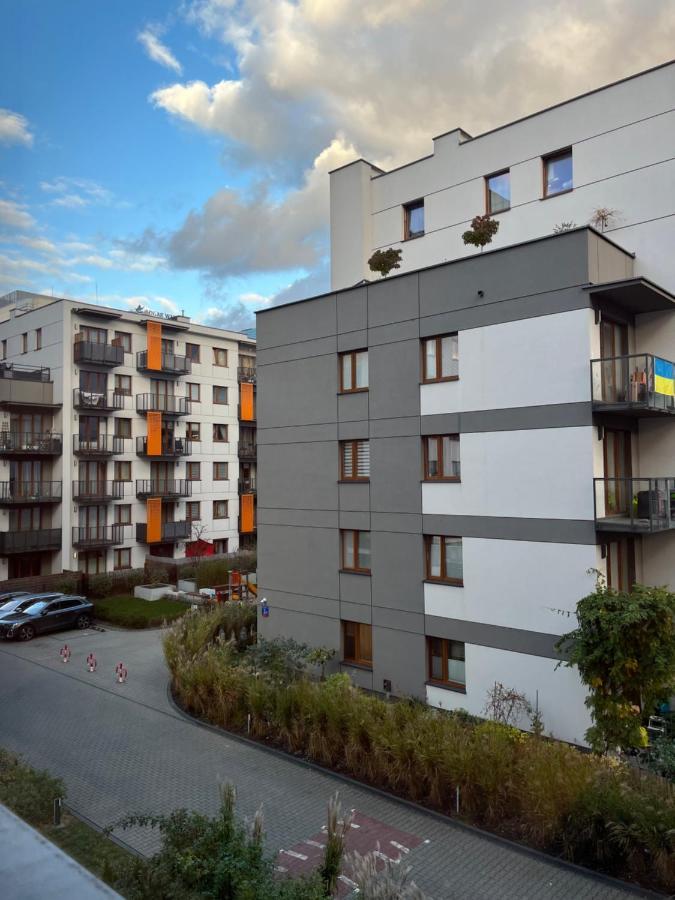Cybernetyki2 Street Inn Near Airport Варшава Экстерьер фото